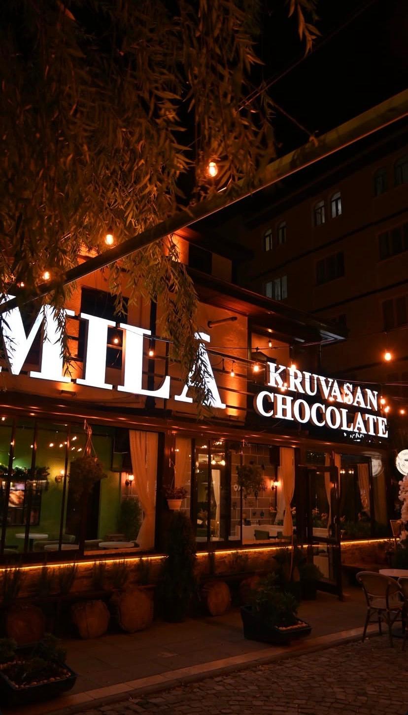 Mila Kruvasan & Chocolate