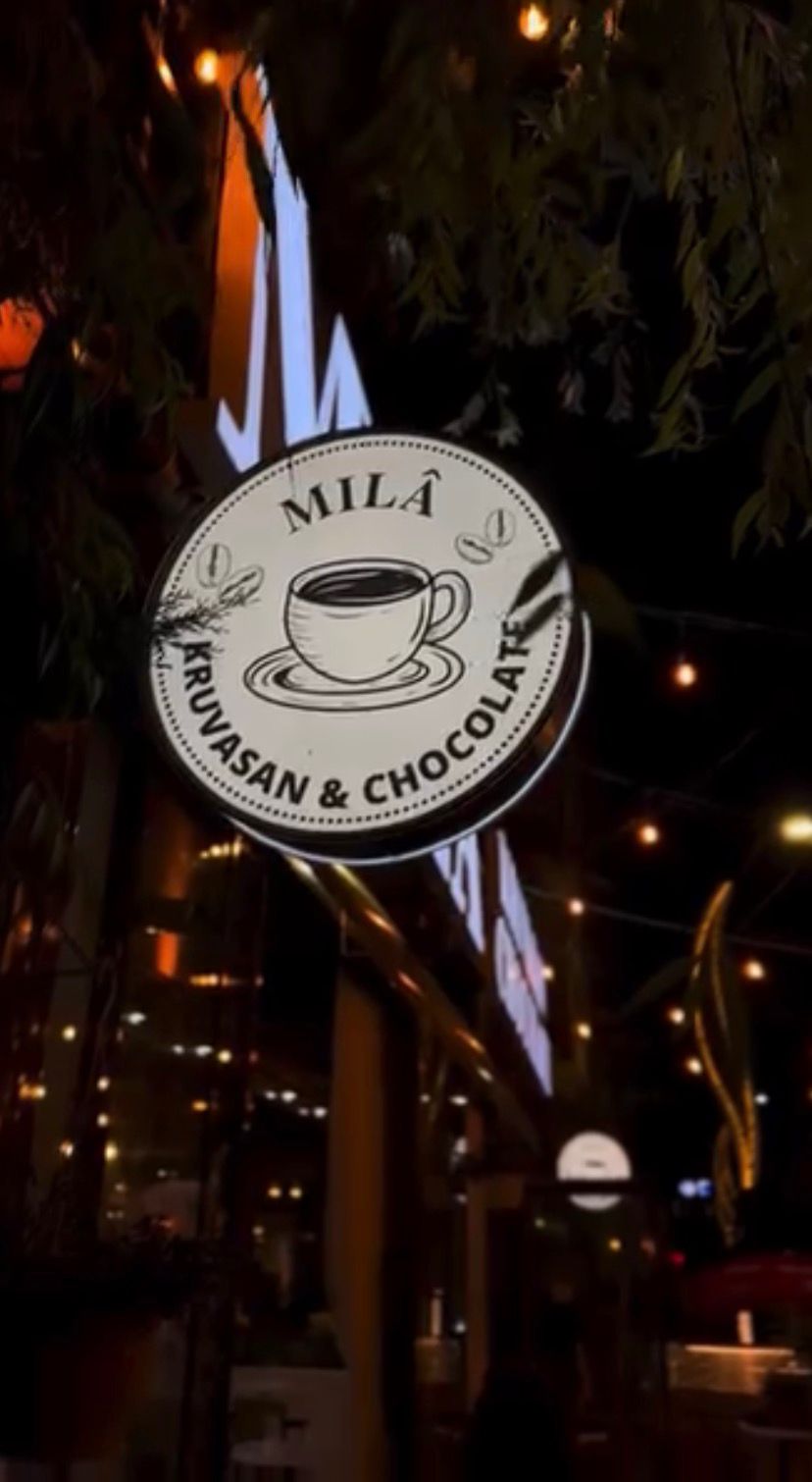 Mila Kruvasan & Chocolate